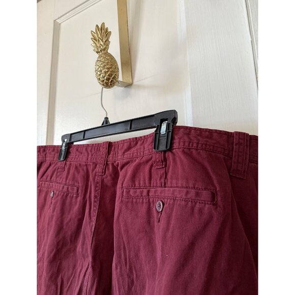 St. John’s Bay men’s size 44 maroon shorts - Picture 7 of 7